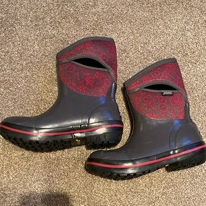 Women’s bogs size 8